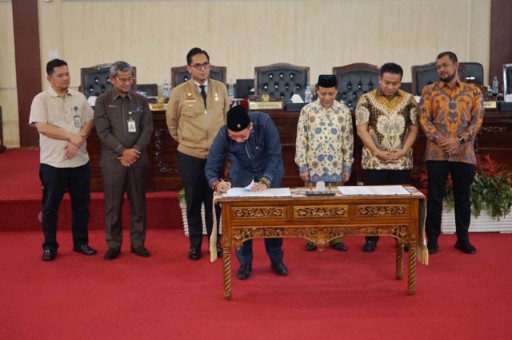 Wali Kota Medan Tandatangani Nota Kesepakatan KUA dan PPAS Rancangan P.APBD TA 2025