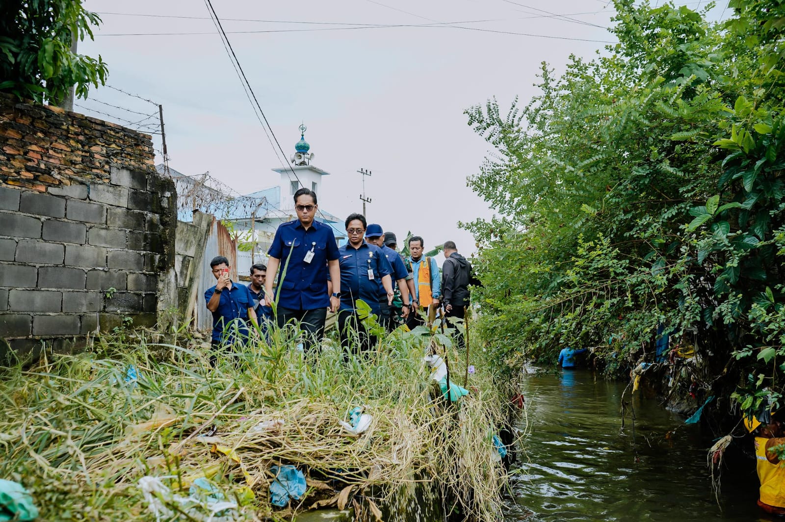 Susuri Sungai Batuan, Rico Waas Temukan Penyempitan Pemicu Banjir