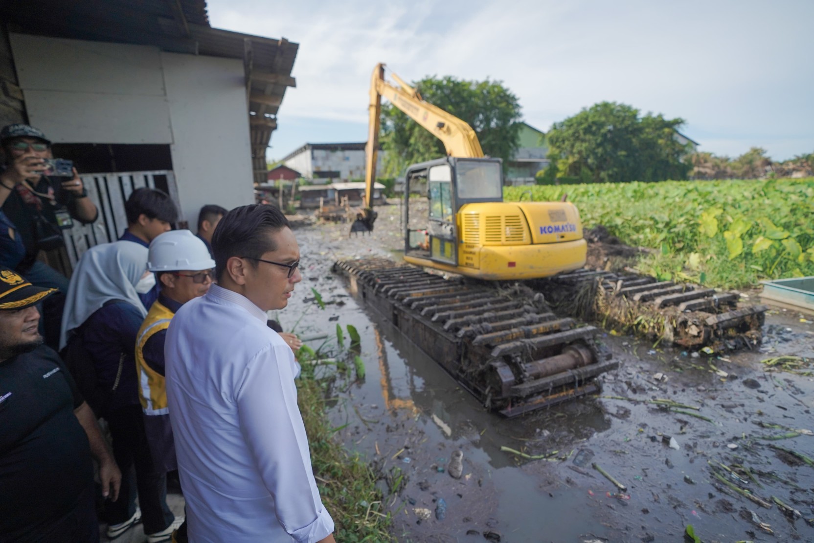 Pimpin Normalisasi Parit Gonggong, Rico Waas Optimis Genangan Air di Seputaran Simpang Kantor Dapat Teratasi