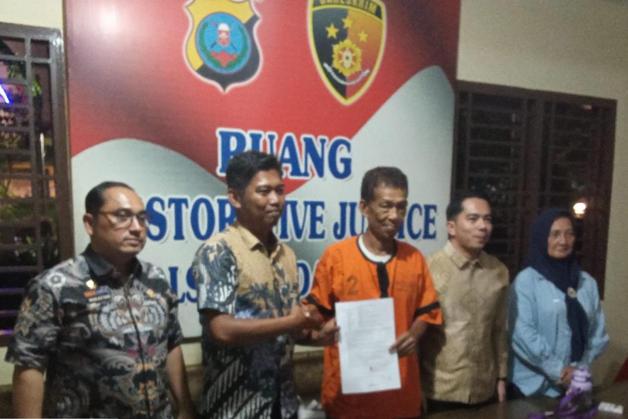 Rico Waas Dukung Upaya perdamaian Antara Lurah Perintis Dengan Masyarakat