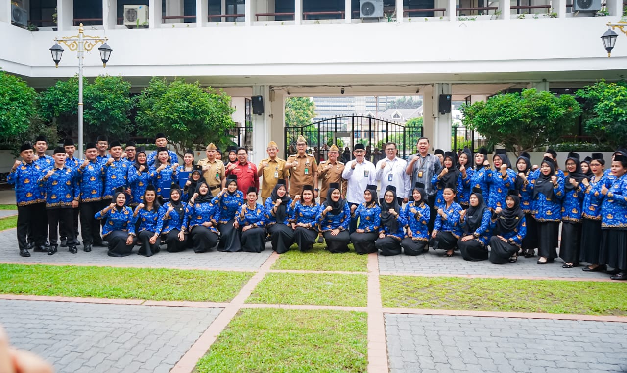 45 Orang Terima SK PPPK Tahap II, Wali Kota Medan Beri Amanat Untuk Bekerja Dengan Integritas