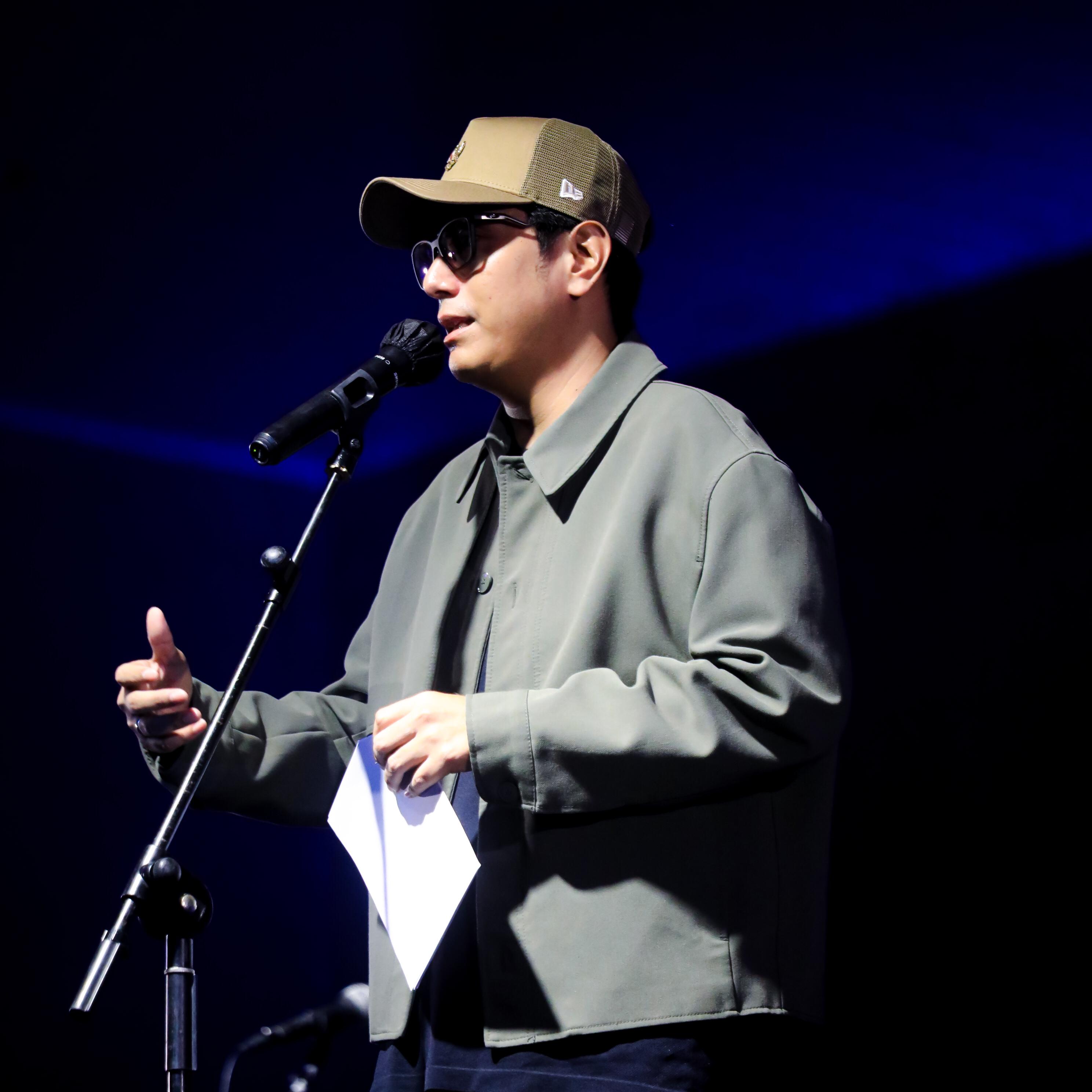 Di Taman Budaya, Rico Waas Rayakan Sastra Lewat Musikalisasi Puisi Kopi dan Kepo