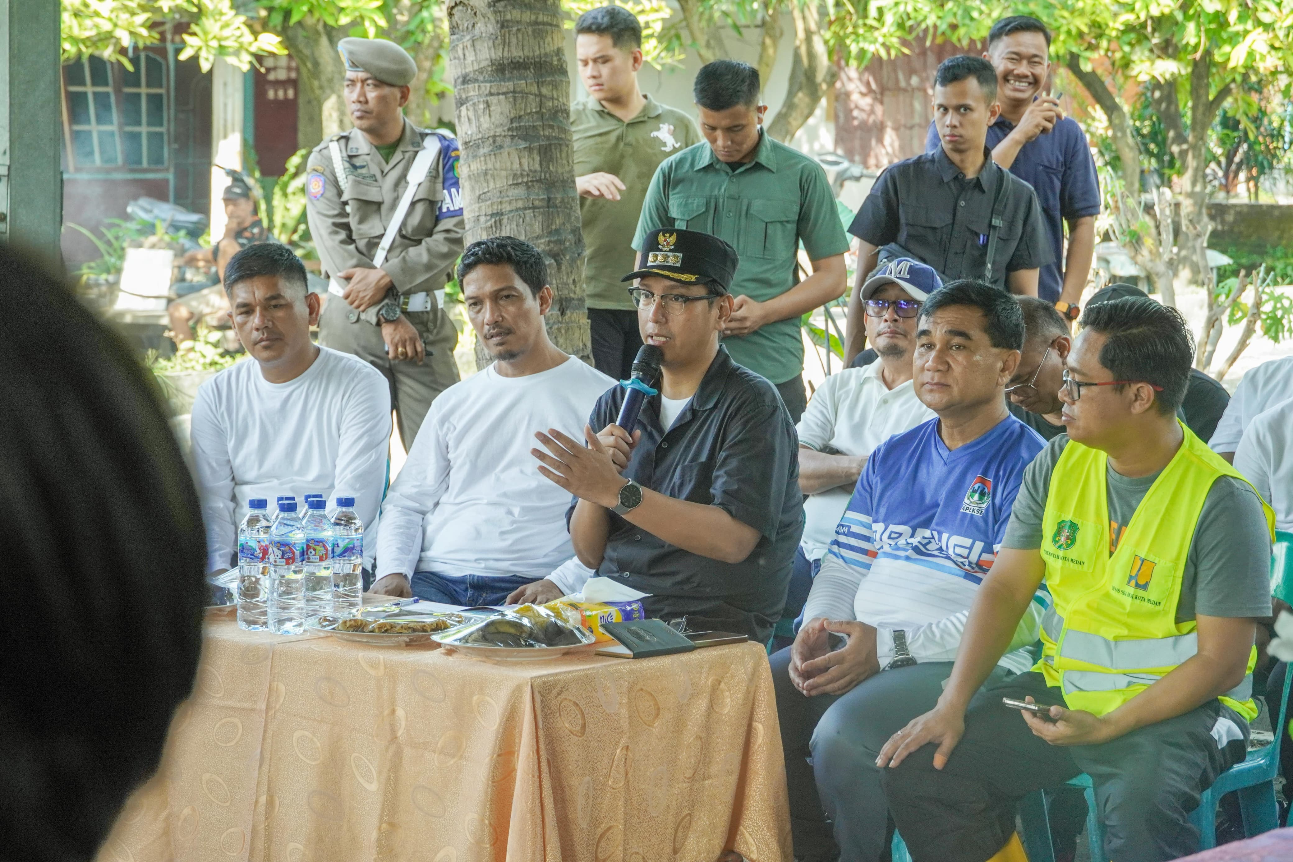 Terima Kasih Pak Rico Waas, Telah Pimpin Gotong Royong Massal di Kampung Kami